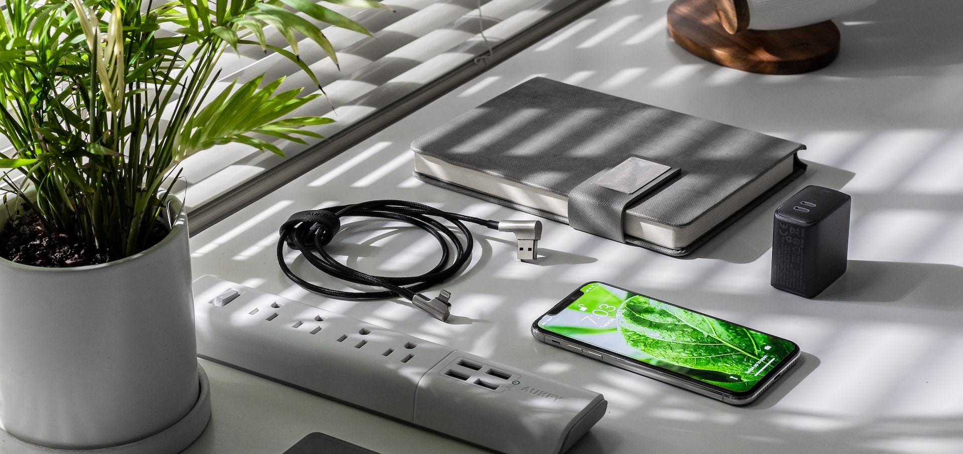 22 cool desk gadgets and accessories in 2022 for artists and designers